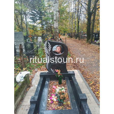 Эксклюзивный памятник с резным колосом по индивидуальному эскизу на Николо-Архангельском кладбище Эксклюзивный памятник с резным колосом по индивидуальному эскизу на Николо-Архангельском кладбище